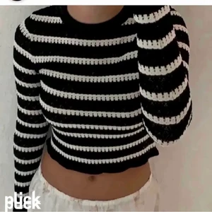 Tröja, Zara - Säljer nu denna jätte fina tröja ifrån Zara, sparsamt andvänd! Storlek S