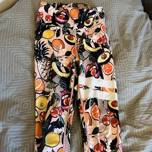 Stronger  - Säljer mina Stronger byxor för de kommer inte till användning.