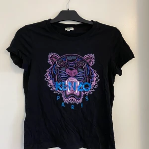 Tröja kenzo  - Knappt använd, ny skick 