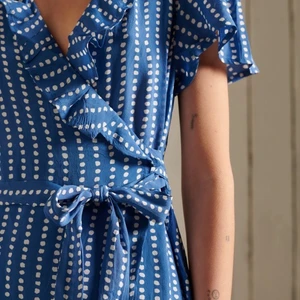 Sommarklänning🌸💞 - Sommarklänning från superdry i mycket bra skick. Är i storlek 36 men känns som en 34/XS. Kan skicka men köparen står för frakten.