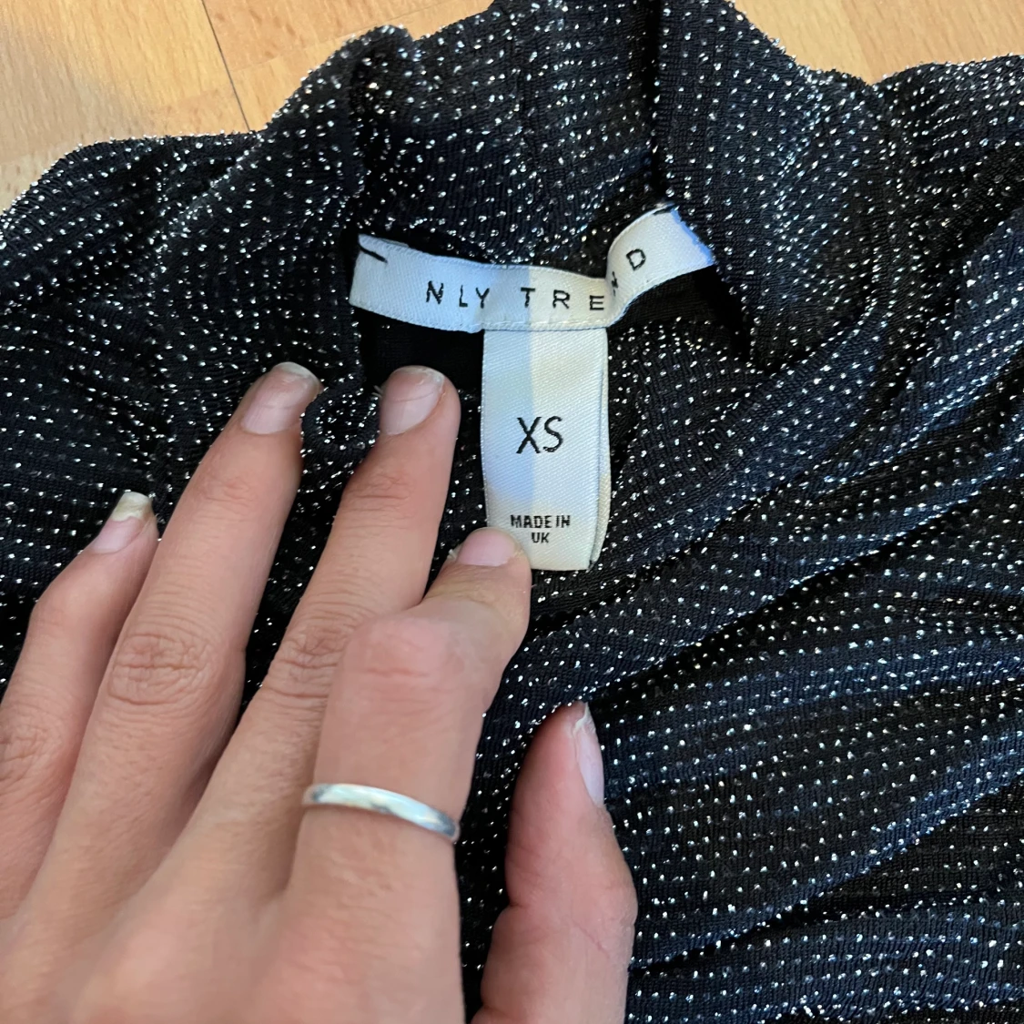 Glittrig halterneck tröja - 90