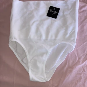 Trosor som tar in magen  - Aldrig använda! Eller testade 