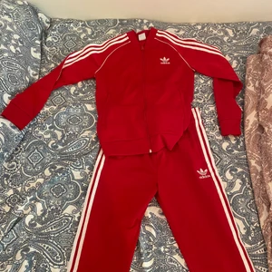 Adidas dress - Fint skick storlek 158 men passar xs-s med.