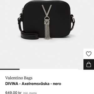 Helt oanvänd äkta Valentino väska!!! Köpte den för nån månade sen men behöver pengar. Påse kommer med! 