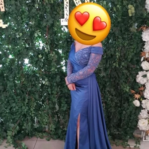 Festklänning  - Använd 1 gång 