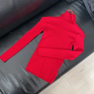 Röd polo tröja - 100kr