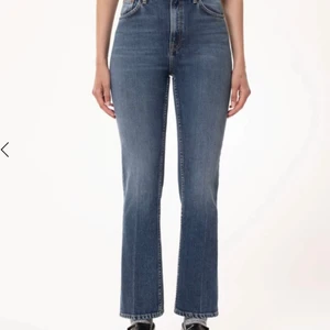 Rowdy ruth vintage jeans - Ett bar rowdy ruth jeans helt nya prislappen finns fortfarande kvar säljer pågrund av att jag ville att de skulle vara lite längre har två par byxor i två olika storlekar.