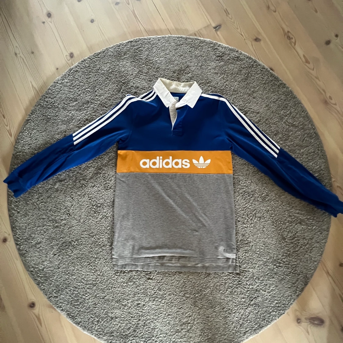 Adidas tröja