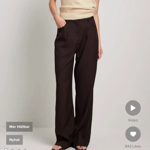 Nakd- kostymbyxor - Säljer för 250kr och de är helt nya. 