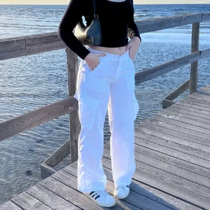 Cargobyxor - Vita cargobyxor strl M/42 , 150 kr + 63 kr frakt 