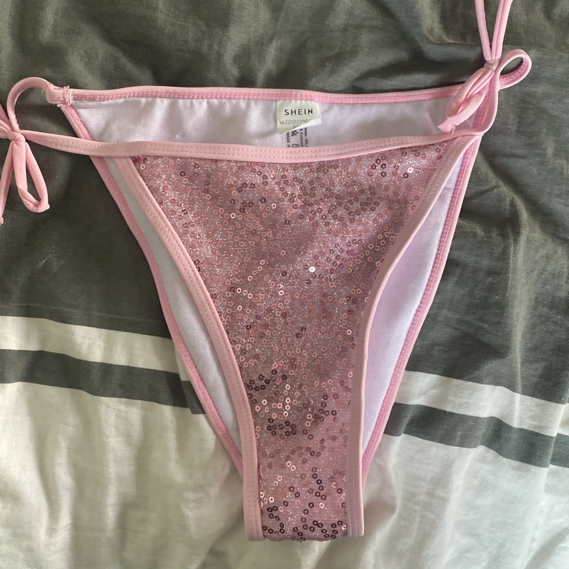 Rosa bikini 70kr - 90