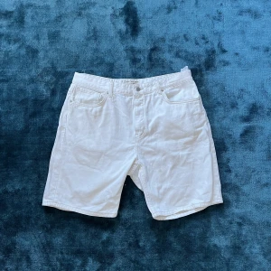 Pull and bear shorts - Köpta på zalando, använda fåtal gånger.  Relaxed fit. 