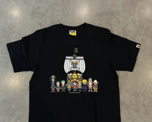 Bape Tshirt *NY* - Tröja, stl. M, Herr Bape X OnePiece Tshirt Helt ny, Aldrig använd Storlek M Kan Fraktas! 499 kr
