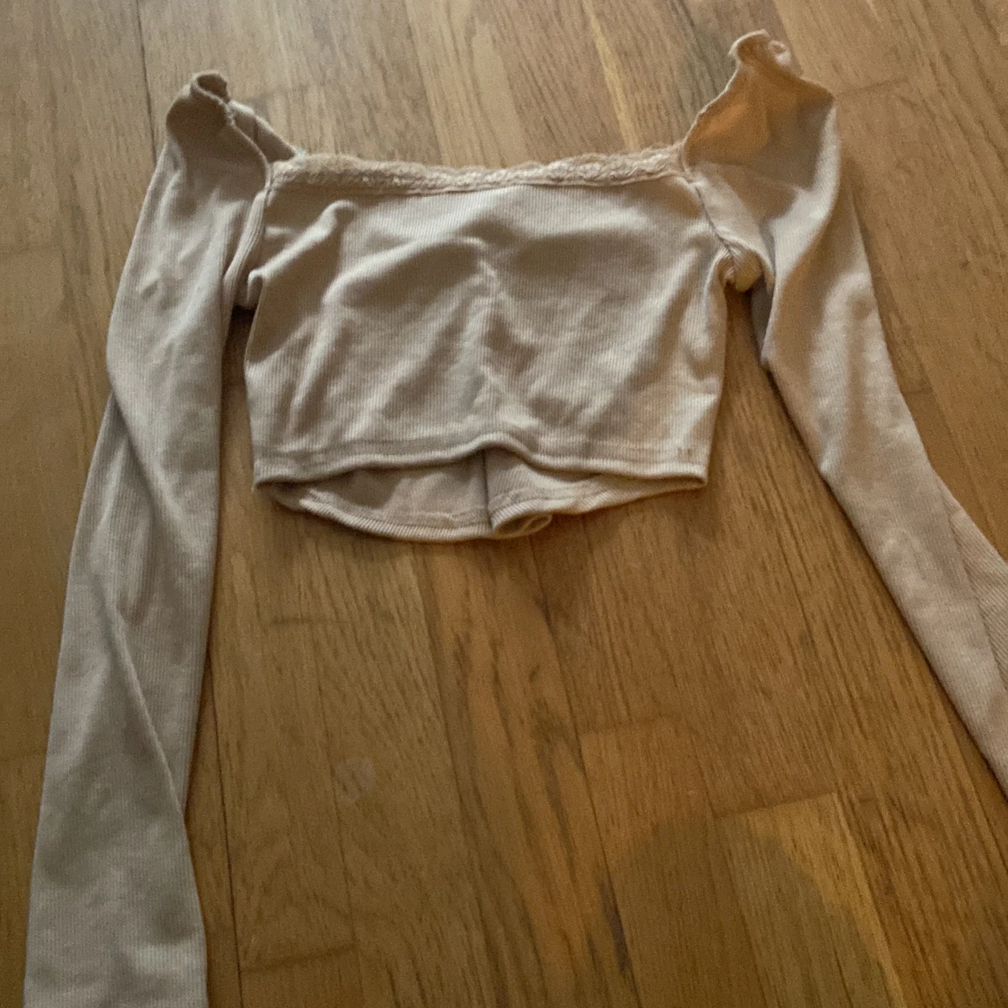 Tröja med spets - 91