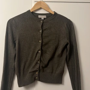 Kofta  - Säljer denna då den är för liten💗