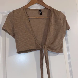 Sommar topp - Somrig kroppad topp. 