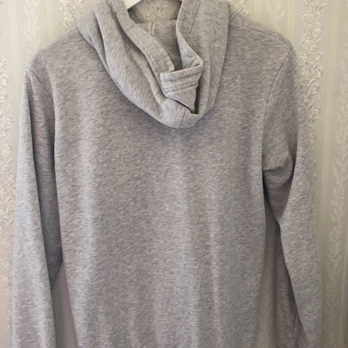 Peak performance hoodie  - 90