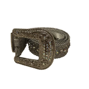 Skärp med rhinestones - En bb Simon look alike. Säljer då jag inte längre har någon användning av den. Skärpet är i nyskick, inga lossnade rhinestones. Måttet är 80 cm. Köpte för 161 men säljer nu för 100. Pris kan diskuteras.