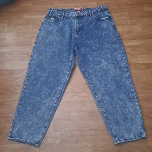 Butter Goods  - Butter goods köpta för 1100 kr de är helt nya anledningen varför jag säljer de är för att de är för stora för mig. Priset kan alltid diskuteras.