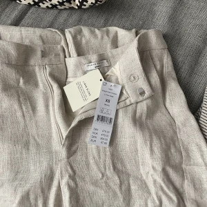 Linne byxor - Byxor köpa förra året endas testade! Passar mej som har s i byxor. Pris kan diskuteras vid snabb affär