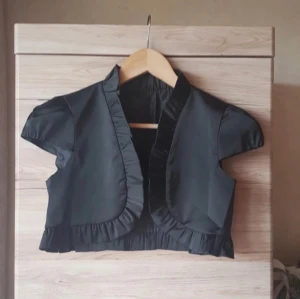 Kofta/bolero - Superfin kofta/bolero. Jättefin till fest eller andra tillställningar💗