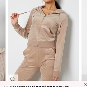 Juicy kofta söks i beige - Söker en beige juicy kofta i storlek xxs eller xs pris kan diskuteras 