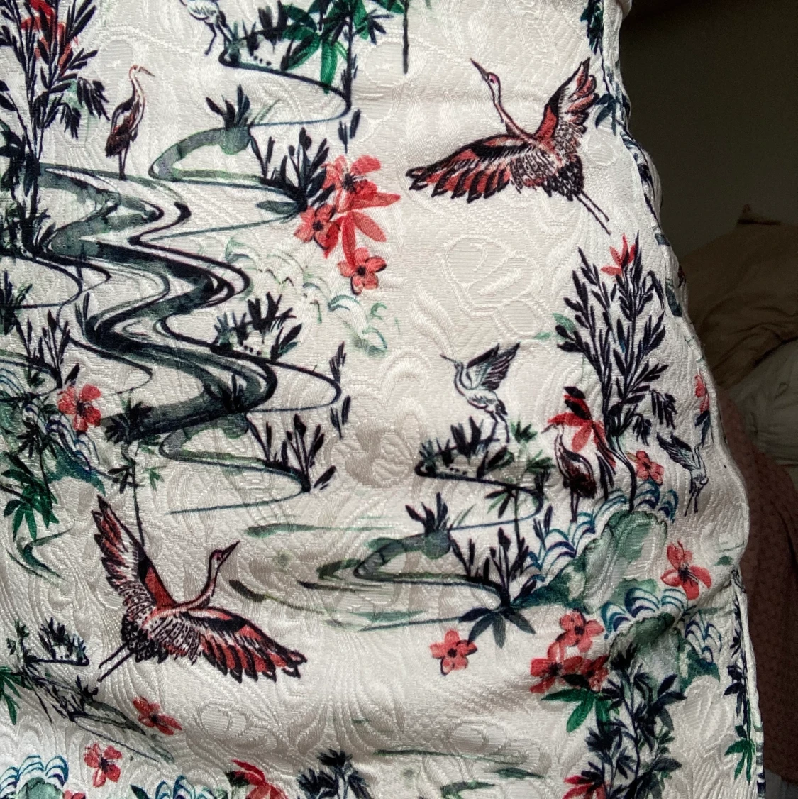 Kjol med fint mönster, fint material och är ej stretchig! Köparen står för frakten - 91