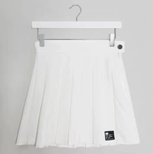 Tenniskjol - Jättefin tenniskjol som tyvärr inte kommer till användning 😊💓 pris 100 kr + frakt😊