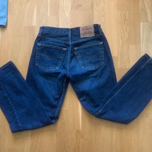 Levis 501 - Säljer mina skitsnygga Levis 501! Köpa second hand💓