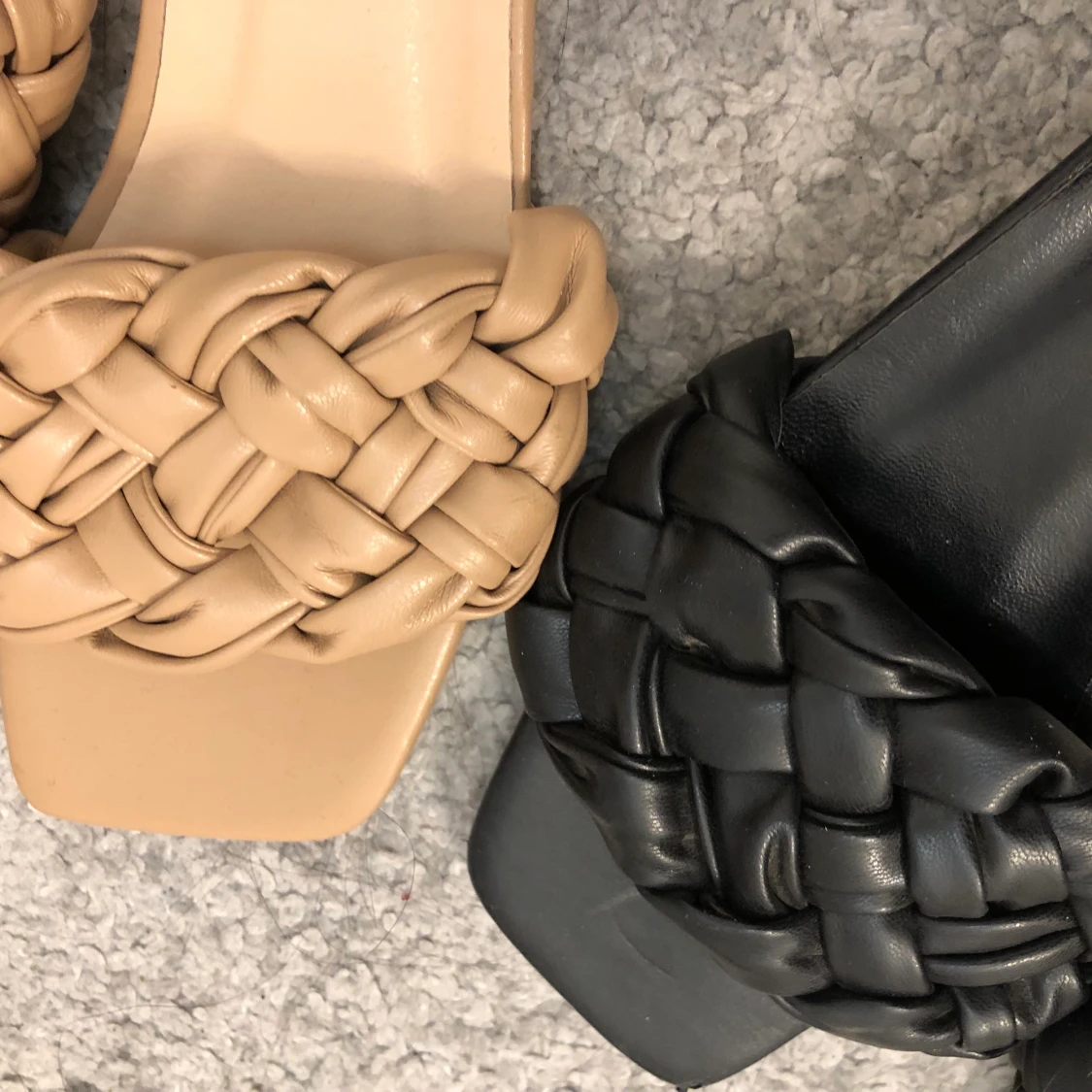 Svarta och beige klackar - 91