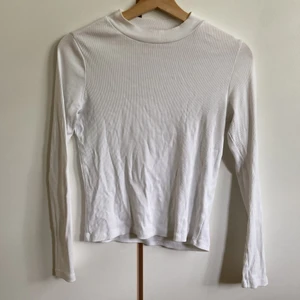 Vit turtleneck tröja - Bra skick!