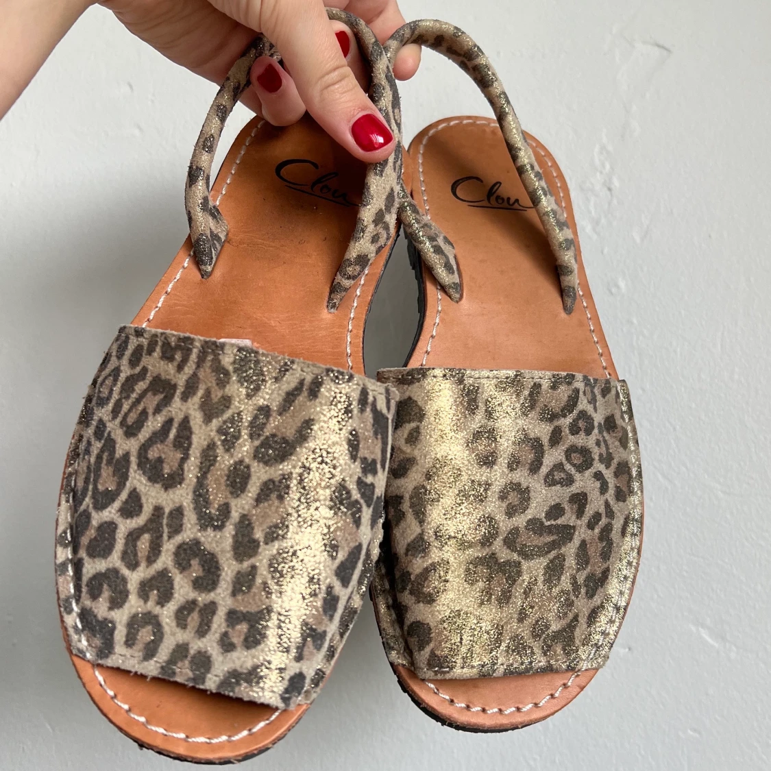 Sandaler med leomönster!