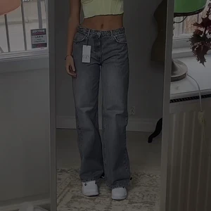 Zara jeans - Säljer dessa zara jeans i storlek M😍 