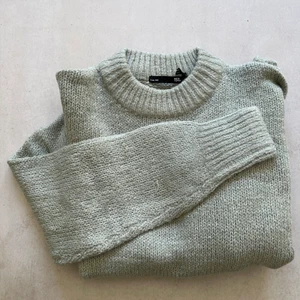 Stickad tröja, storlek M - Grön stickad tröja från Lager157 Storlek M Helt ny