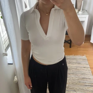 Tröja från gina tricot, strl S - Använd ngr enstaka gånger, säljer då den inte kommer tillräckligt mycket till användning💕