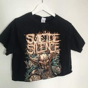 Suicide Silence T-shirt  Storlek M Avklippt med mening 