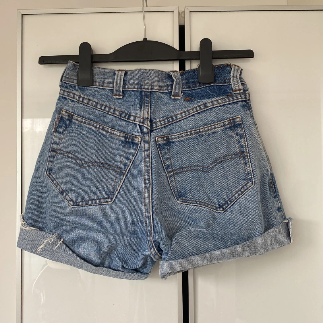 Avklippta jeansshorts - 90