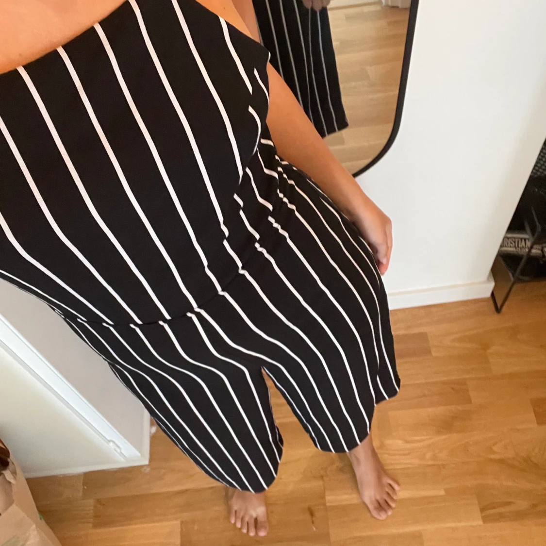 Byxdress mes öppen rygg