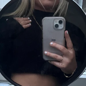 Tröja - Säljer denna stickade tröja som är i nyskick. Nästan helt ny och knappt använd. Den är i storlek XS/S.