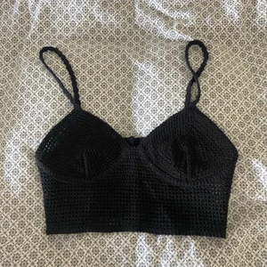 Virkat linne  - Svart virkat linne från Gina som är i nyskick! Storlek xs/xxs, 40kr