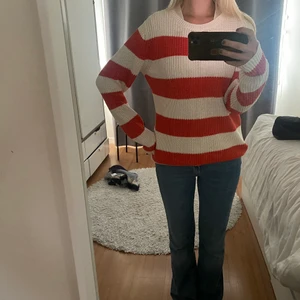 Stickad tröja  - Randig stickad tröja från gant i storlek L