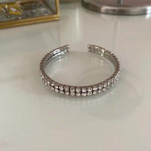 Armband - Aldrig använd🍋