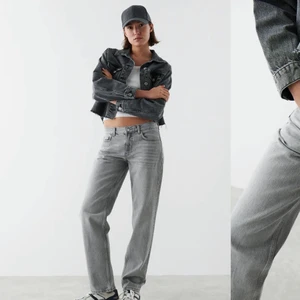 Low waist straight - Lågmidjade raka byxor i ljusgrå tvätt. Storlek 34 Använt 2 gånger, säker för jag vill ha en större storlek  300 + frakt 