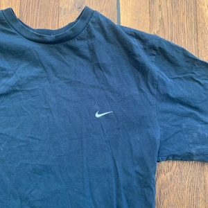 Nike tshirt - Säljer en oversized nike tshirt i storlek M i herrsize! Jätte bra kvalite och inga defekter. Skönt material!