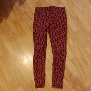 Mönstrade byxor/leggings? - Strl XS har fickor 