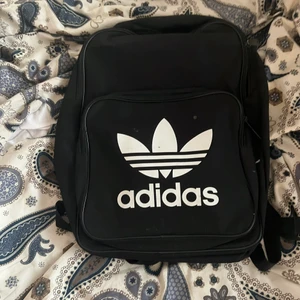 adidas ryggsäck - addidas ryggsäck, helt ny💕