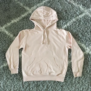 Basic Hoodie -  färg: baby pink 💘  Jag köpte den för 199 kr 💌  
