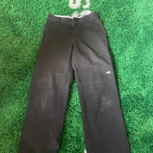 Dickies Byxor - Jättesköna Dickies Byxor. Köpta för 800. Bra skick, skriv vid frågor!