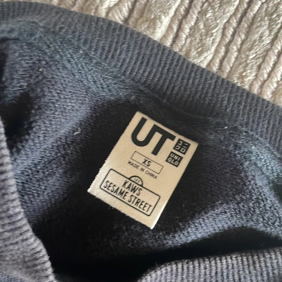 Uniqlo x kaws sweatshirt  - 91