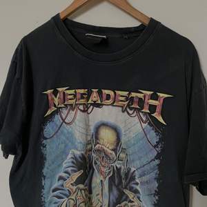 Nice Megadeth t shirt. 💕Tryck på ”köp nu” för att få hem den inom 2 arbetsdagar💕